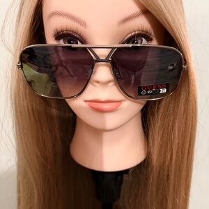 Guess Aviator Sunglasses in Black Frame with Gray Lenses